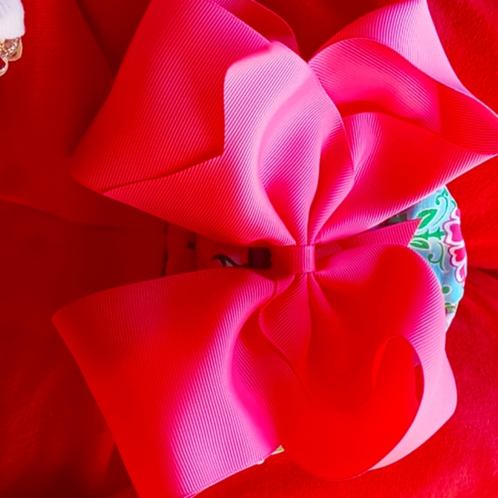 "Momma that bow is bigger then babys head" hat 💙